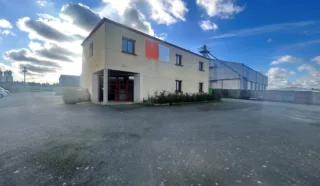  LOCAL D'ACTIVITÉS 640 m² CORPS-NUDS