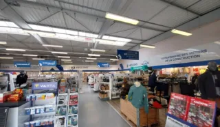  LOCAUX COMMERCIAUX LOCAUX D'ACTIVITÉS 1 217 M² LA BAULE ESCOUBLAC