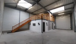  LOCAUX D'ACTIVITÉS 180 M² SAINT NAZAIRE