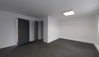  LOCAUX D'ACTIVITÉS 180 M² SAINT NAZAIRE