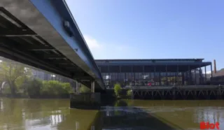  LOCAUX COMMERCIAUX BUREAUX 90 M² NANTES