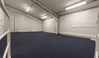  LOCAL COMMERCIAL 580 M² ENVIRON ANCENIS SAINT GEREON