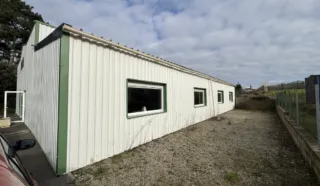  LOCAL D'ACTIVITÉS MERLEVENEZ 370 m²