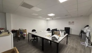  LOCAUX D'ACTIVITÉS 250 M² LES SORINIERES