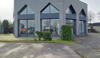  Local d'activités / Local professionnel Bouguenais / Nantes Sud 570 m²