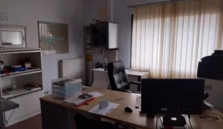  Local d'activités / Local professionnel Bouguenais / Nantes Sud 570 m²