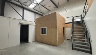  LOCAL D'ACTIVITÉS HENNEBONT 200 m²