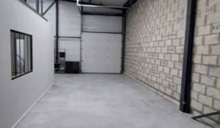  LOCAUX D'ACTIVITÉS 227 M² VIGNEUX DE BRETAGNE