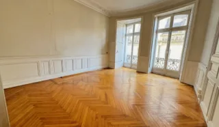  BUREAUX 412 m² NANTES