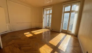  BUREAUX 412 m² NANTES