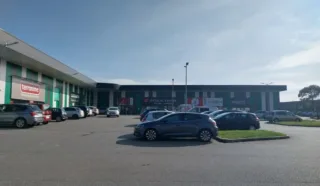  LOCAUX COMMERCIAUX 173 M² SAINT BREVIN
