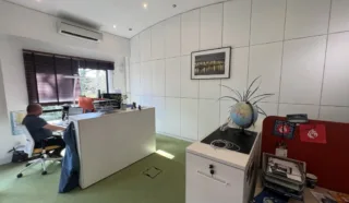  BUREAUX 511 M² COUERON