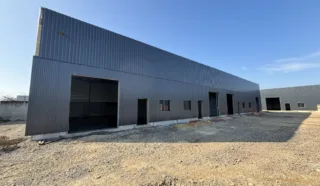  LOCAUX D'ACTIVITÉS 157 M² DERVAL