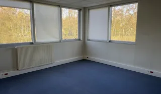  BUREAUX 230 m² SAINT-GREGOIRE