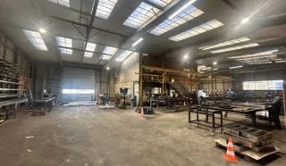  LOCAL D'ACTIVITÉS INDÉPENDANT 1 050 m² GRAND-FOUGERAY