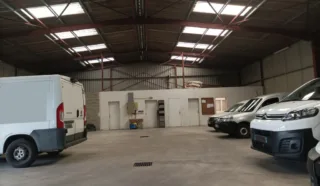  BÂTIMENT D'ACTIVITÉS SAINT AVÉ 465 m²