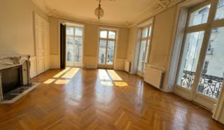  BUREAUX 294 M² NANTES