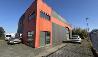  LOCAUX D'ACTIVITÉS 292 M² SAINT JULIEN DE CONCELLES