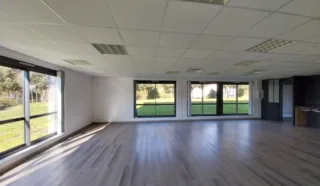  BUREAUX 111 M² GUÉRANDE