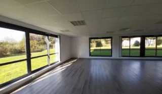  BUREAUX 111 M² GUÉRANDE