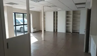  LOCAL D'ACTIVITES 437 m² GUIPAVAS
