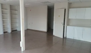  LOCAL D'ACTIVITES 437 m² GUIPAVAS