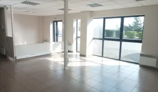  LOCAL D'ACTIVITES 437 m² GUIPAVAS