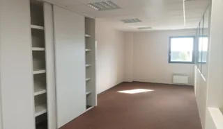  LOCAL D'ACTIVITES 437 m² GUIPAVAS