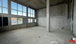  CELLULE COMMERCIALE 75 m² ST-JACQUES-DE-LA-LANDE