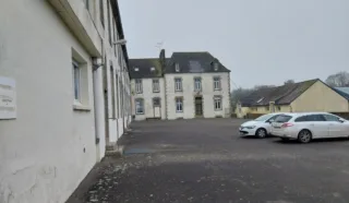  ENSEMBLE IMMOBILIER 2 000 m² ELLIANT