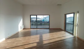  BUREAUX 76 m² PLOUDANIEL
