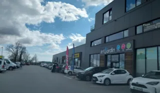  LOCAUX COMMERCIAUX 412 m² QUIMPER
