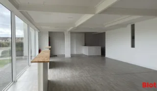  LOCAL COMMERCIAL 157 m² LE POULIGUEN