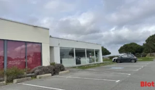  LOCAL COMMERCIAL 157 m² LE POULIGUEN