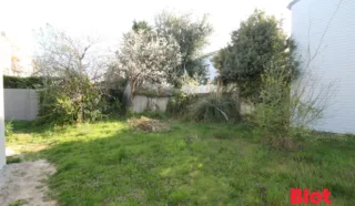 Terrain 248m²