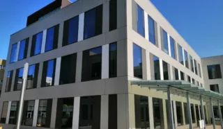  BUREAUX  Pied de métro !! 1 550 m² LA COURROUZE RENNES
