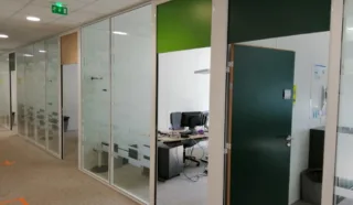  BUREAUX  Pied de métro !! 1 550 m² LA COURROUZE RENNES