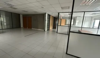 Bureaux indépendants St Herblain 1200 m² div. 500 m²