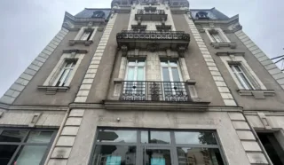  LOCAUX COMMERCIAUX 191 M² NANTES