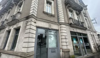  LOCAUX COMMERCIAUX 191 M² NANTES