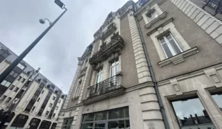  LOCAUX COMMERCIAUX 191 M² NANTES