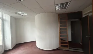  LOCAUX COMMERCIAUX 191 M² NANTES