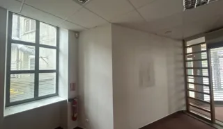  LOCAUX COMMERCIAUX 191 M² NANTES