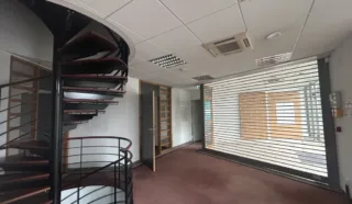  LOCAUX COMMERCIAUX 191 M² NANTES