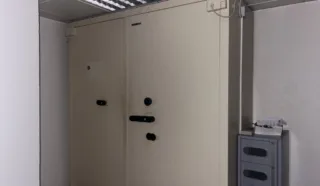  LOCAUX COMMERCIAUX 191 M² NANTES