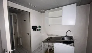  LOCAUX COMMERCIAUX 191 M² NANTES