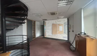  LOCAUX COMMERCIAUX 191 M² NANTES