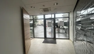  LOCAUX COMMERCIAUX 191 M² NANTES