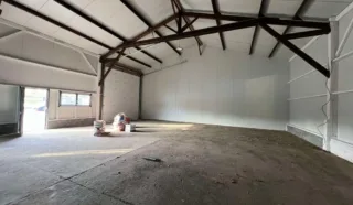  LOCAL D'ACTIVITÉS 245 M² SAINT-ARMEL