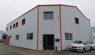  Local commercial / Bureaux THEIX 700 m²